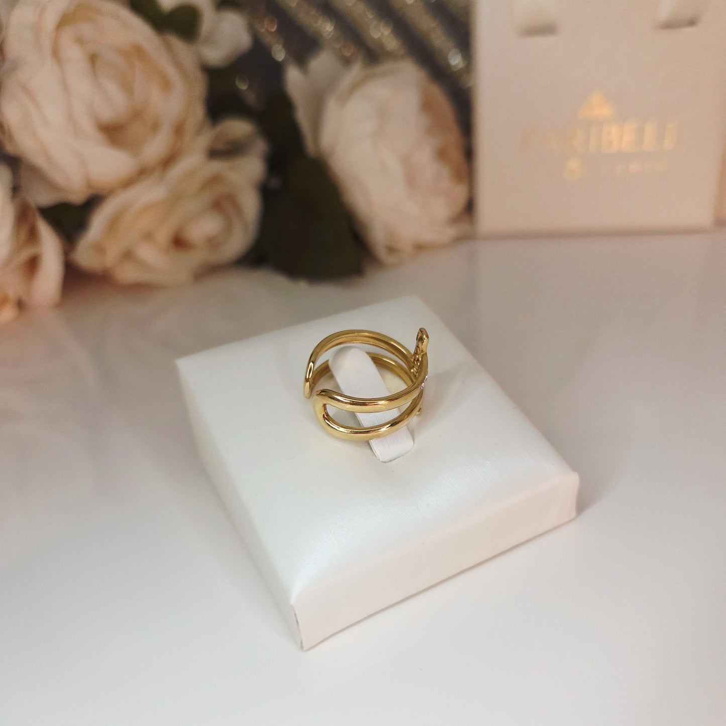 Bague initiale pavée design moderne