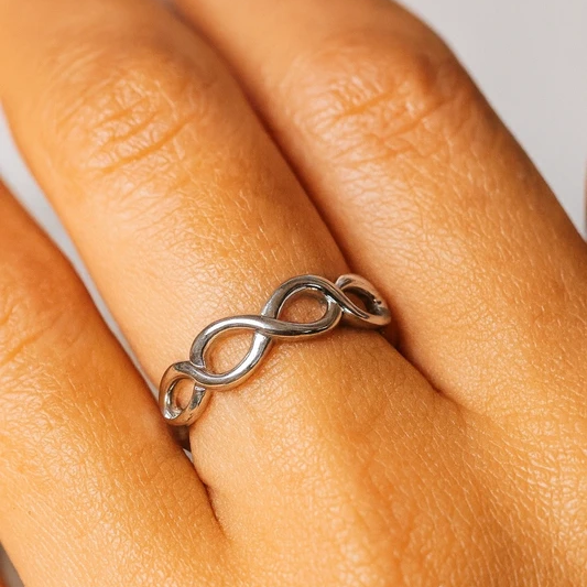 Bague argentée signe infini