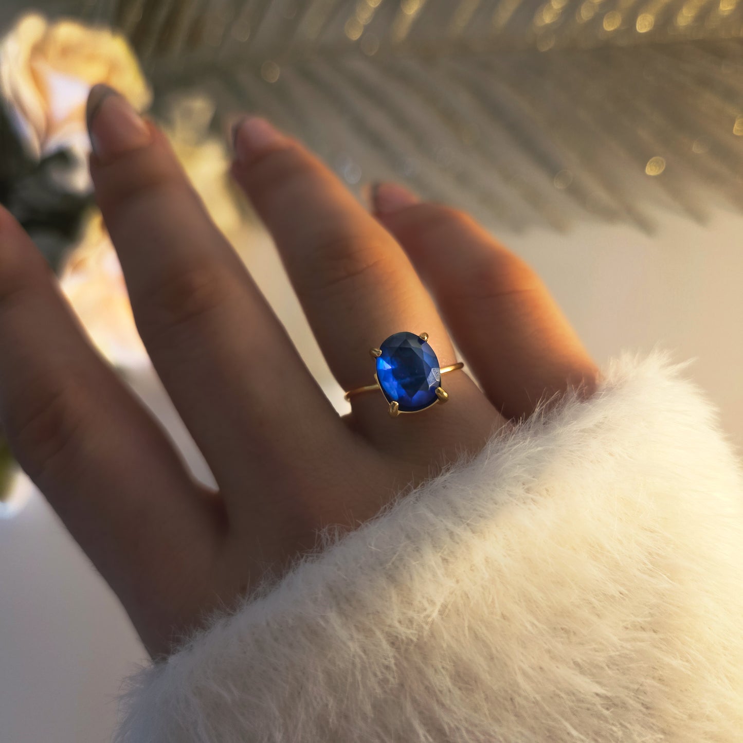Bague dorée acier inoxydable – pierre bleue ovale ajustable