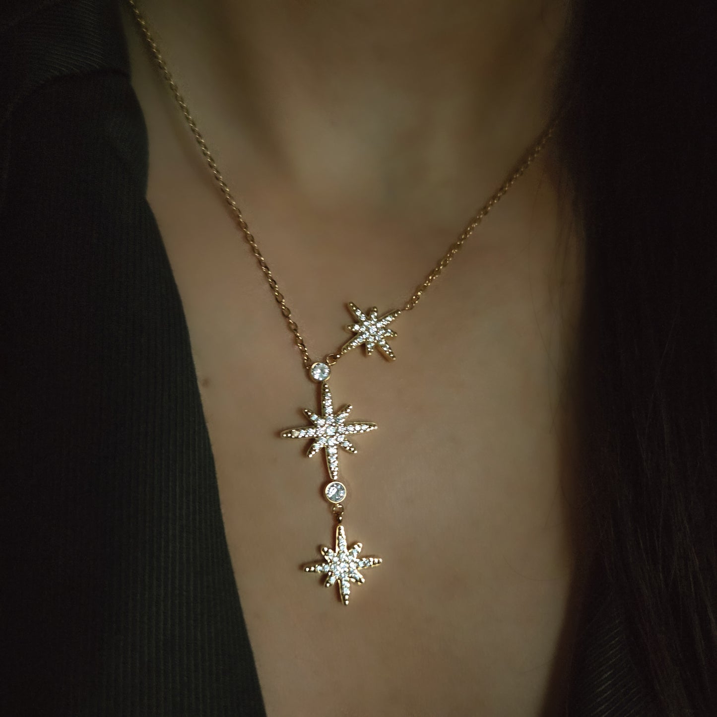 Collier constellation avec pendentif étoiles, photo portée