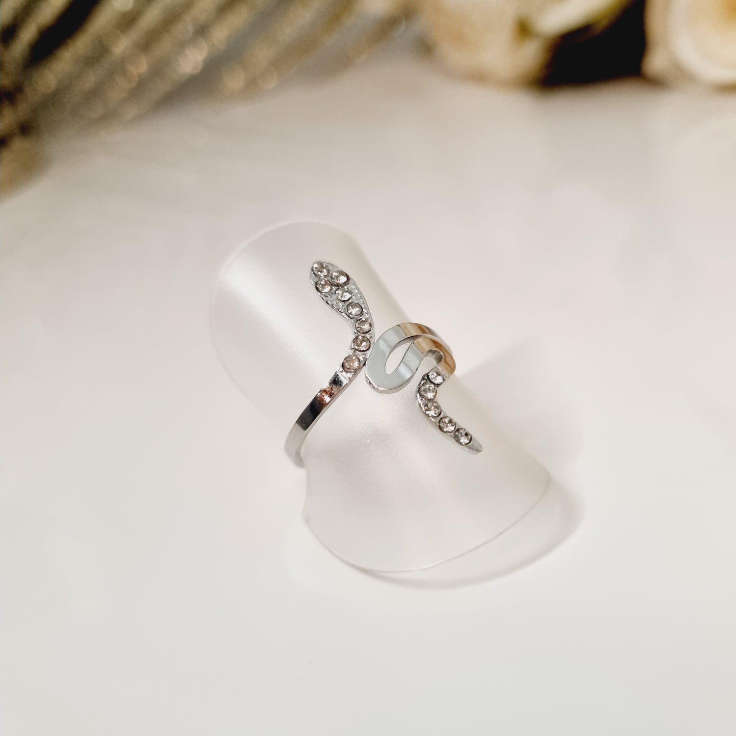 Bague en acier inoxydable couleur argent en forme de serpent avec zircons