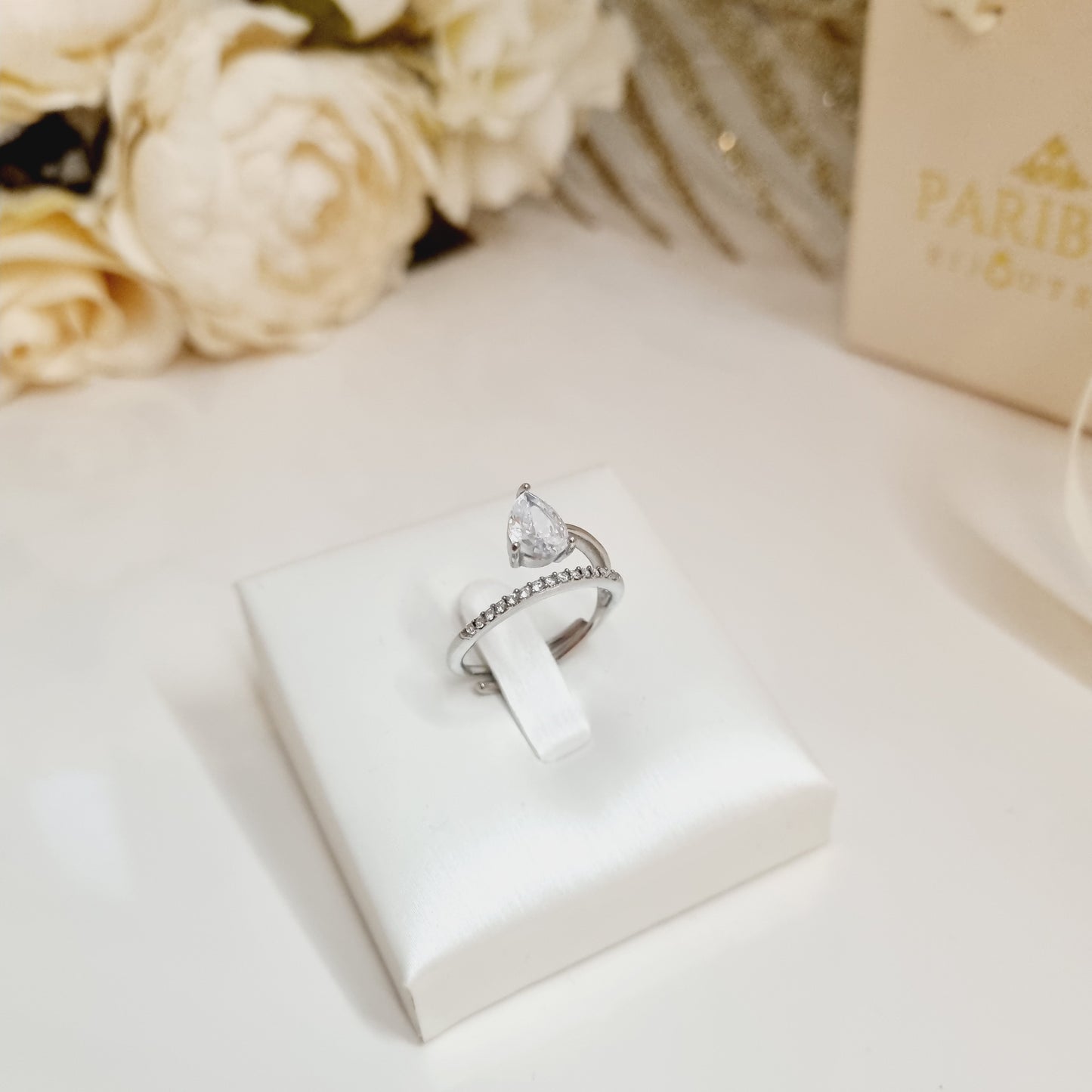 Élégante bague argentée Paribell en forme de larme