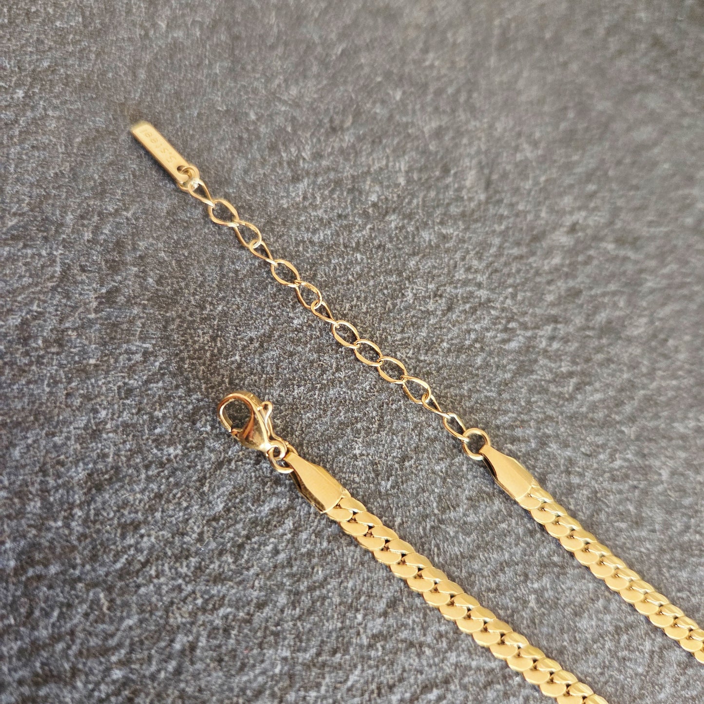 Collier doré en acier inoxydable – Pendentif goutte zircon