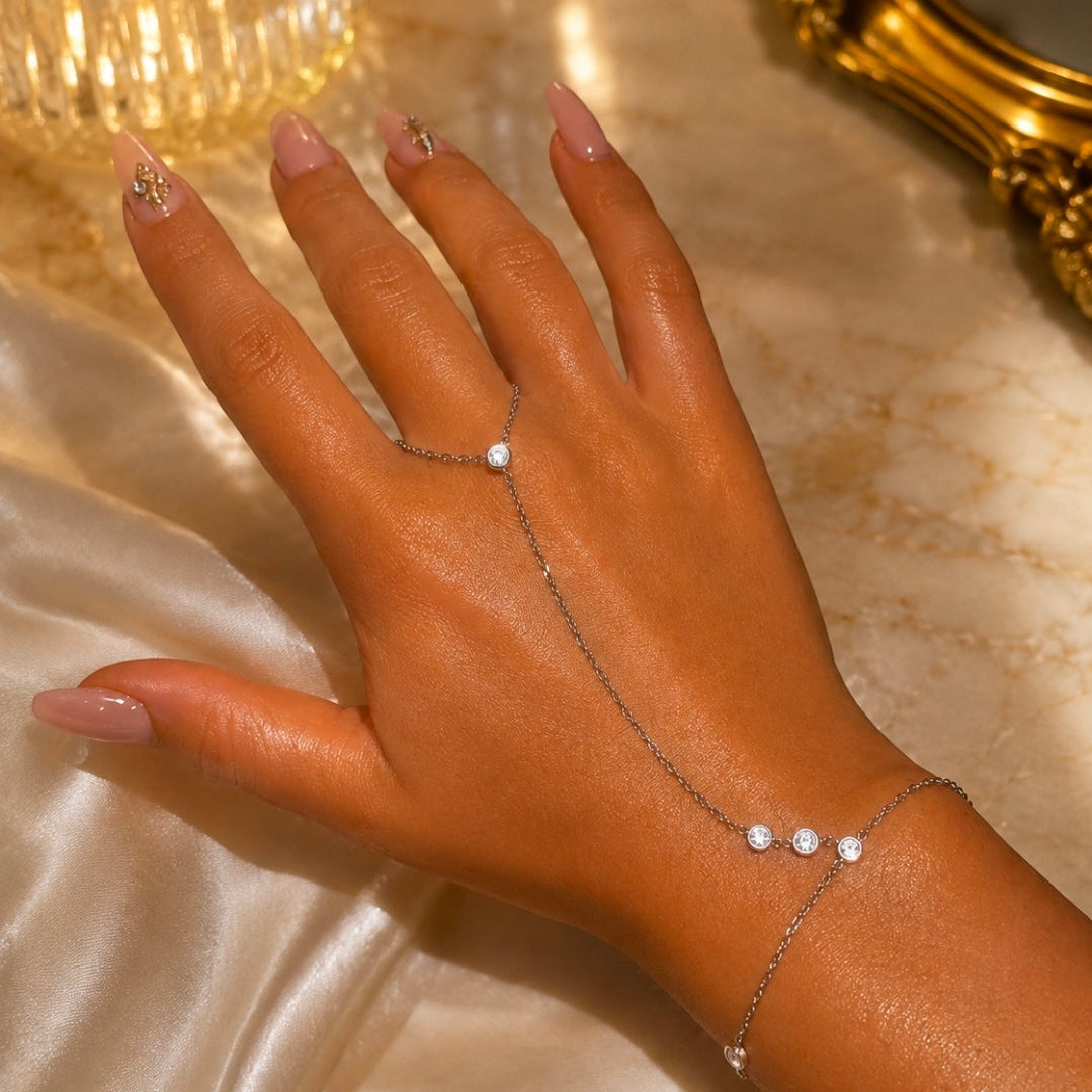 Bracelet de main acier inoxydable femme argenté à zircons