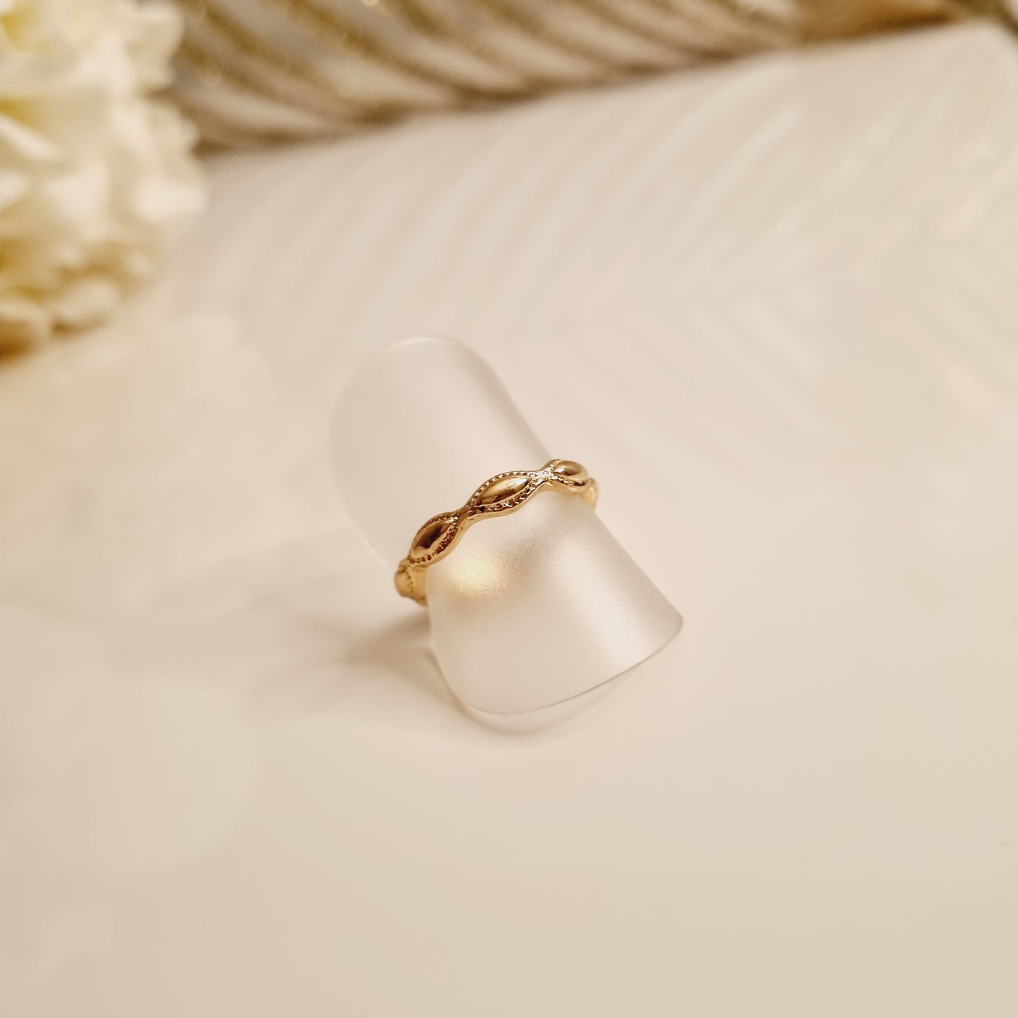 Bague en laiton couleur or Taille : 18mm de diamètre