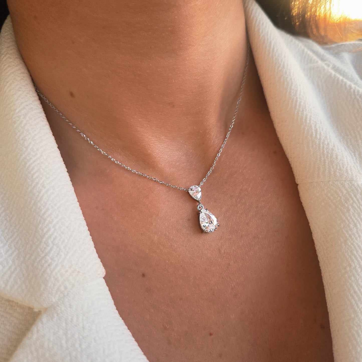 Collier Goutte Argenté – éclat raffiné & intemporel