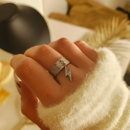 Bague éclair – détail du bijou