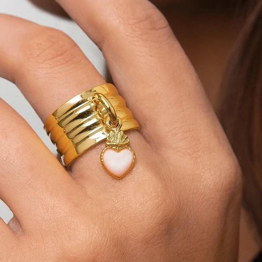 Bague dorée à breloque coeur