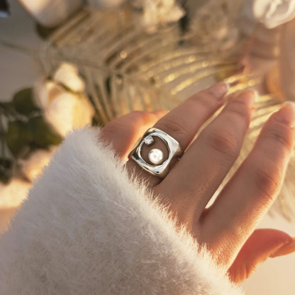 Bague large perle moderne – bijou élégant
