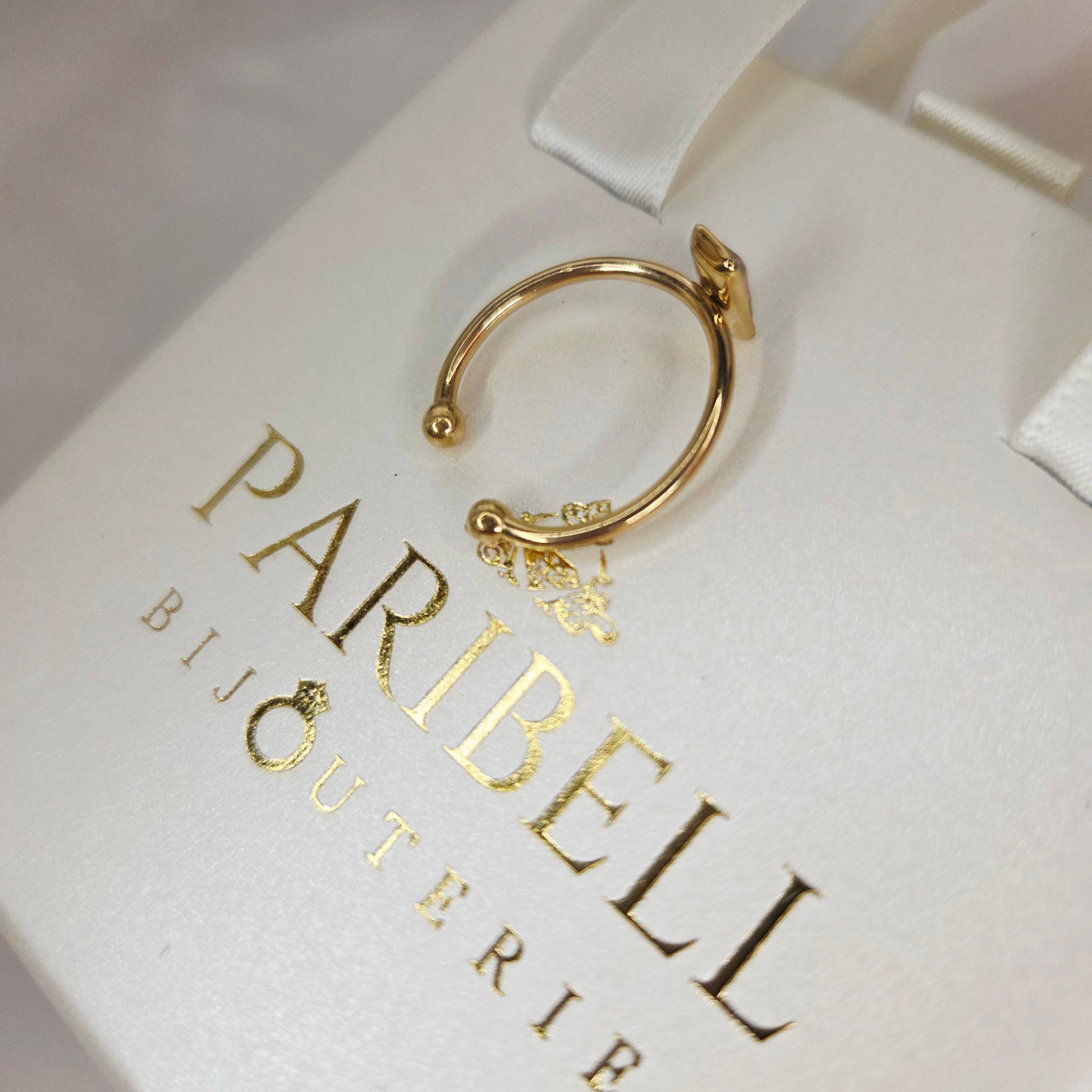 Bague rectangle cristal en acier inoxydable. Vue de derrière 