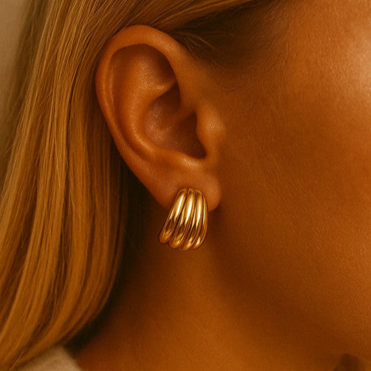 Boucles d’oreilles dorées en acier inoxydable, finition brillante et élégante