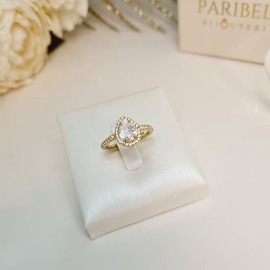 Bague dorée en acier inoxydable avec pierre en forme de goutte et zirconiums