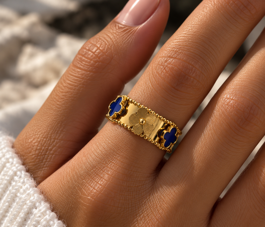 Bague dorée fleur centrale et motifs trèfle bleu en acier inoxydable