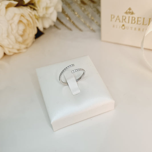 Bague Inès en acier inoxydable argenté avec strass, design ouvert, taille ajustable – Élégance sobre signée Paribell