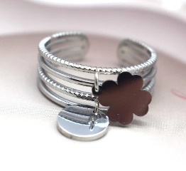 Bague femme trèfle et pampilles argentée