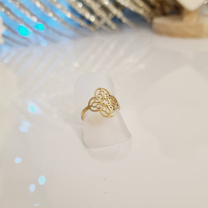 Bague Yasmina en acier inoxydable doré, trèfle à 4 feuilles style oriental, taille réglable.