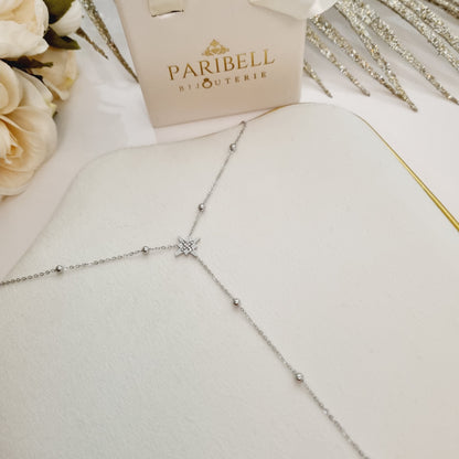 Collier sautoir en acier inoxydable, une alliance parfaite entre finesse et éclat. Ce bijou vous enveloppe d’une sensation de raffinement et d’assurance, idéal pour briller en toute occasion.