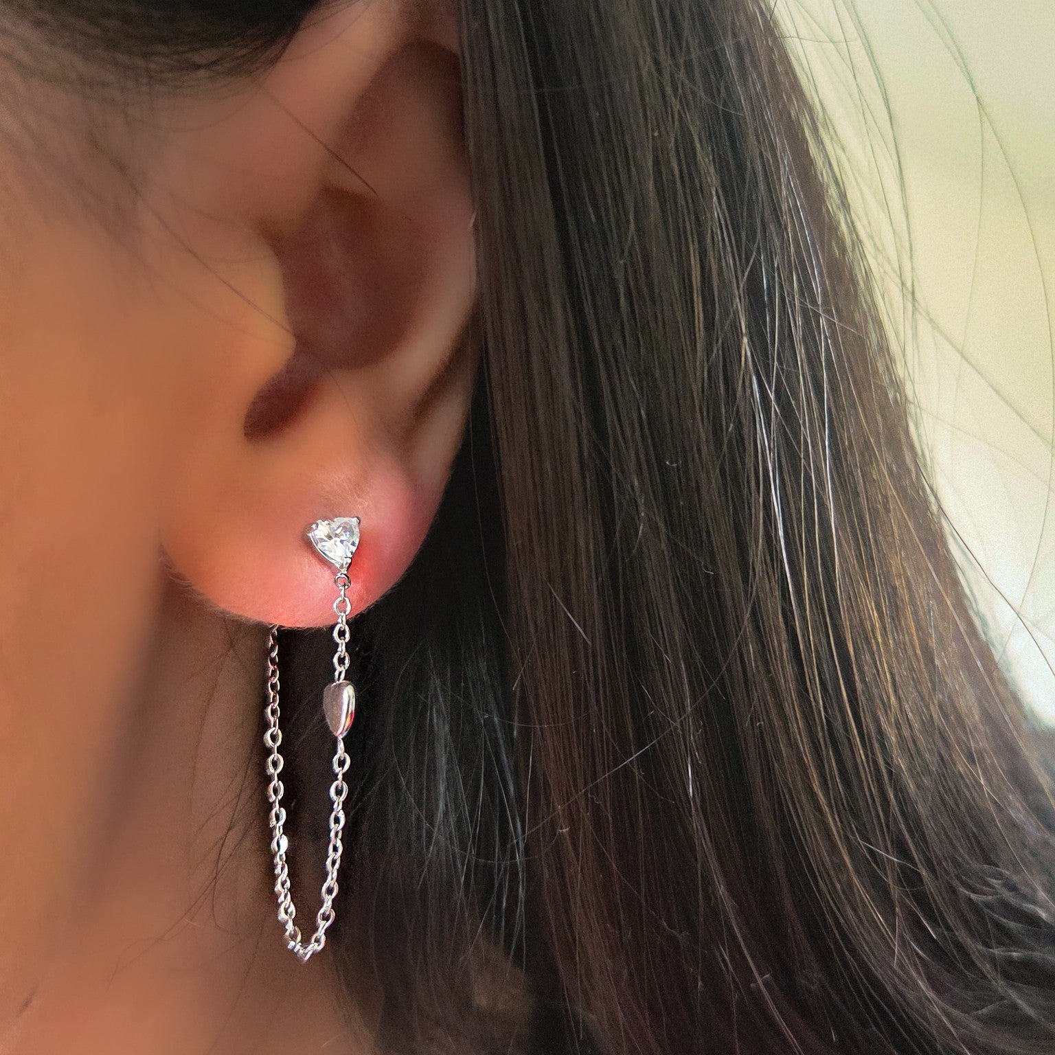 Boucles d’oreilles cœur chaîne pendante portées