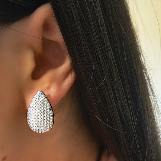 Boucles d’oreilles goutte à strass en acier inoxydable portées