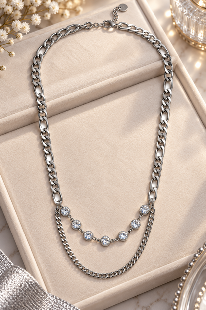 Collier double rang argenté avec chaînes et cristaux