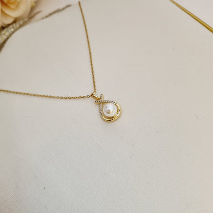 Collier Élora – Chaîne ajustable 40 cm + 5 cm, perle nacrée et zircon scintillant, bijou élégant en acier inoxydable
