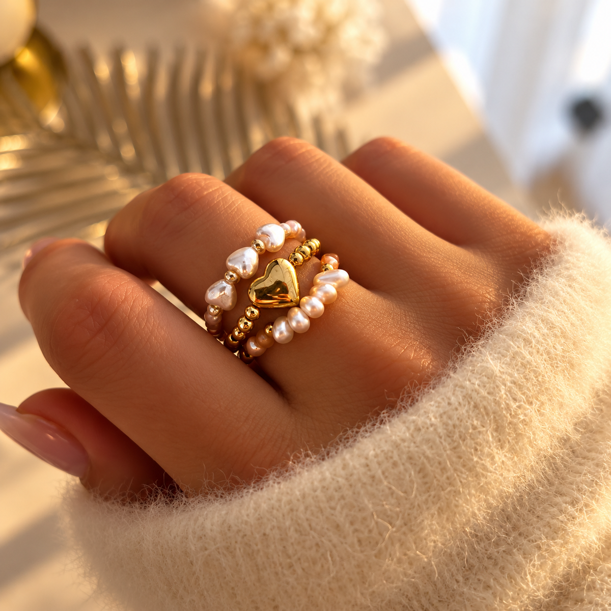 Bague multirang dorée à perles blanches et cœur