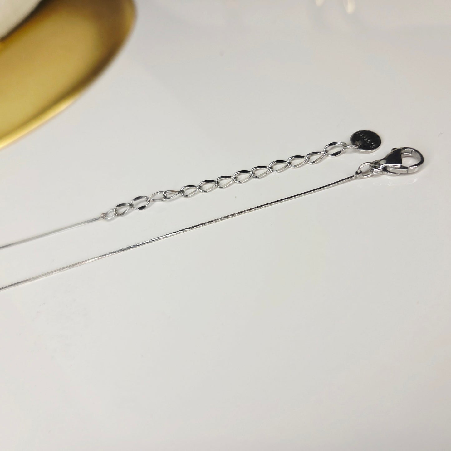 Collier argenté avec zircon et strass