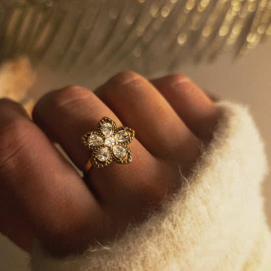 Bague Fleur Dorée Strass — Ajustable