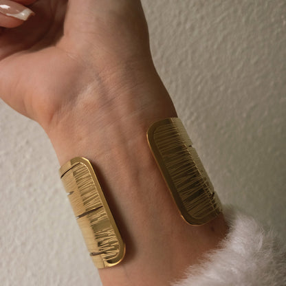Manchette dorée pierres effet œil de tigre – autre vue