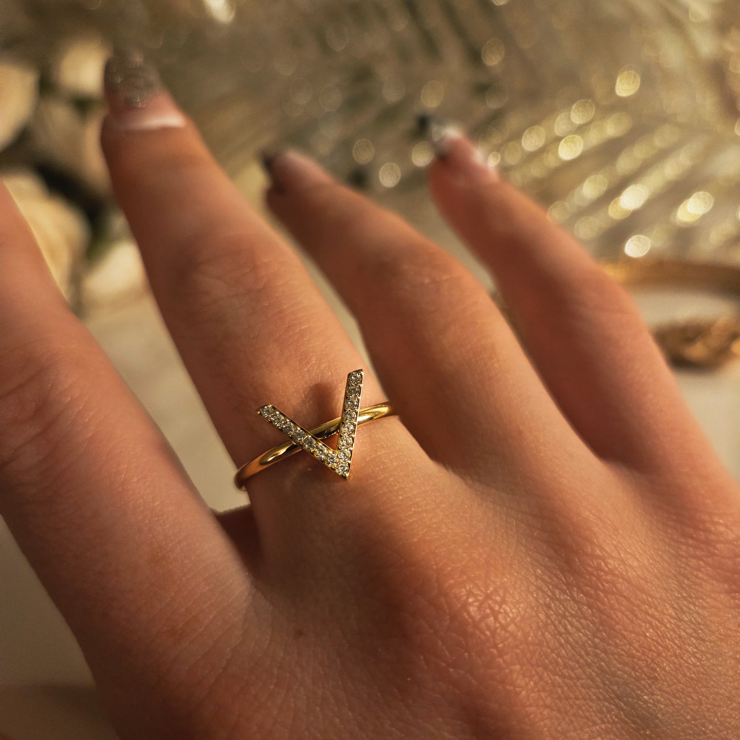 Bague V pavée – minimalisme élégant