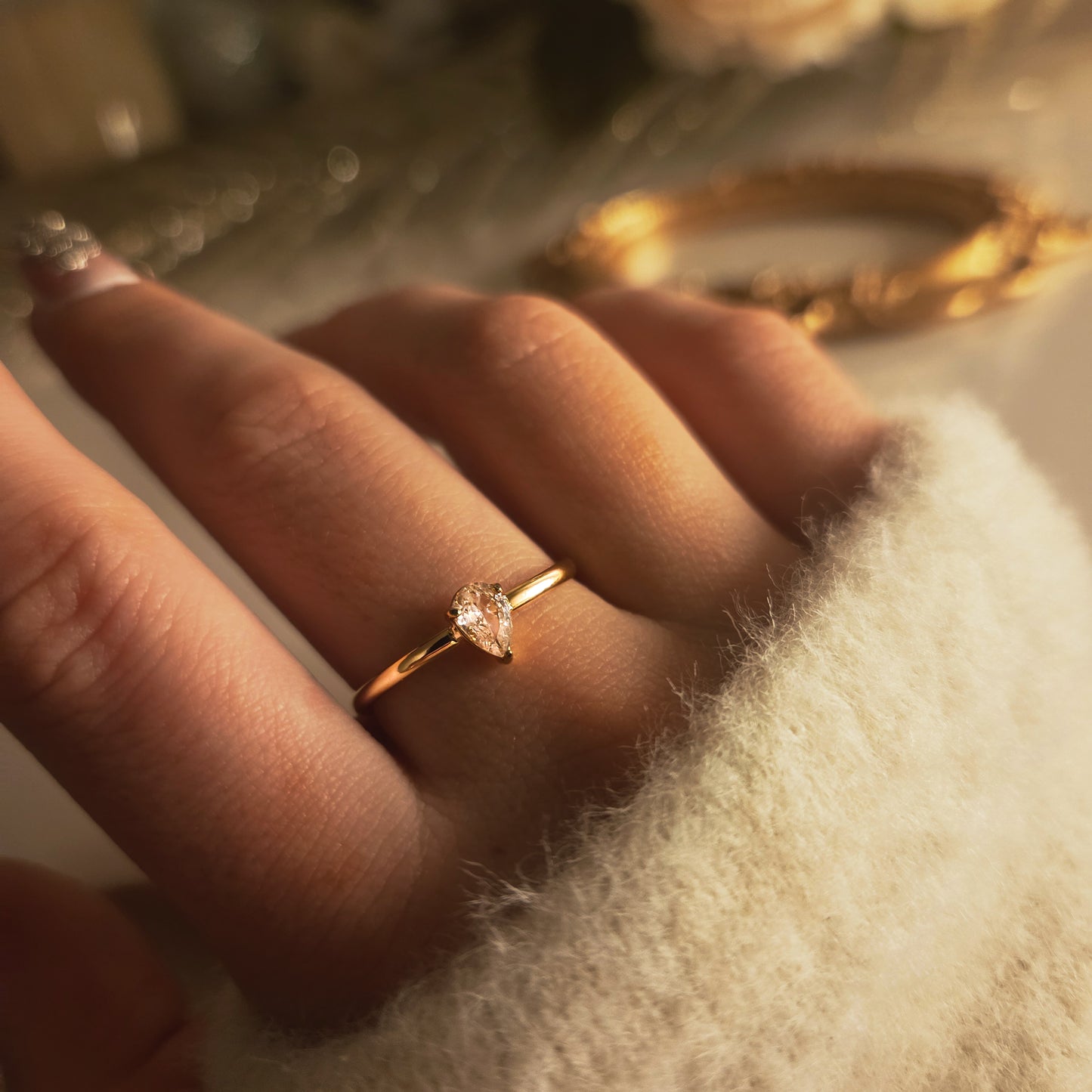 Bague fine goutte dorée – vue principale