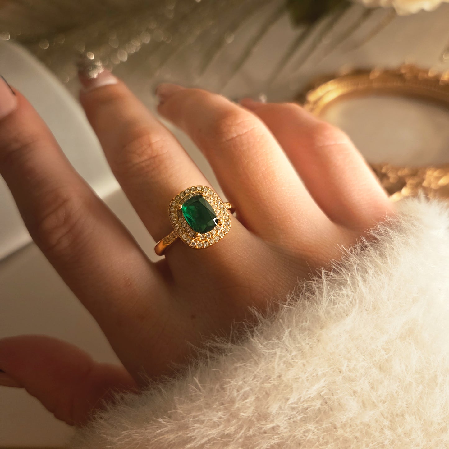 Bague dorée pierre verte zircon – autre vue