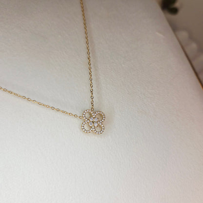 Collier trèfle en acier inoxydable – vue portée