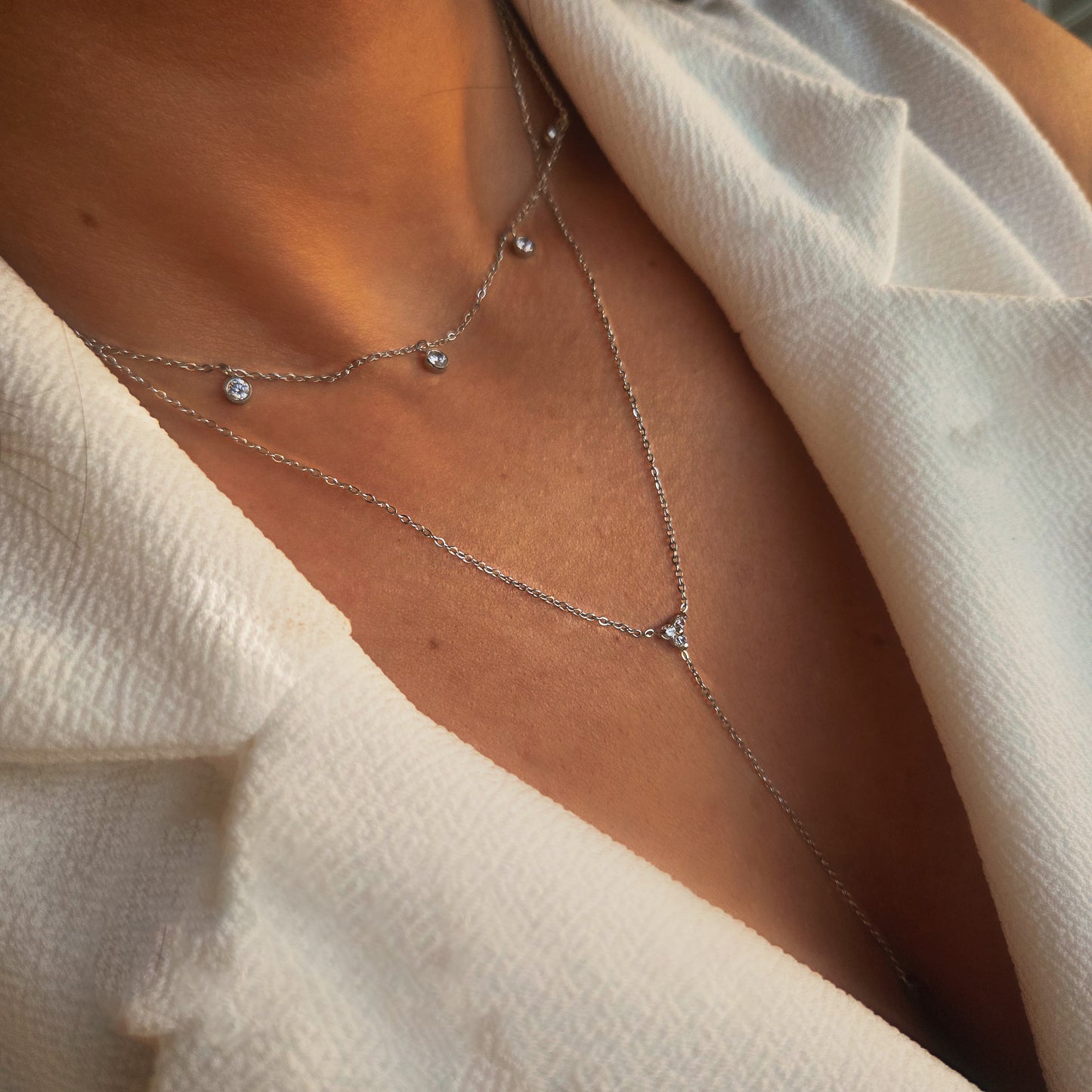 Collier Cascade Argenté – élégance lumineuse & raffinée
