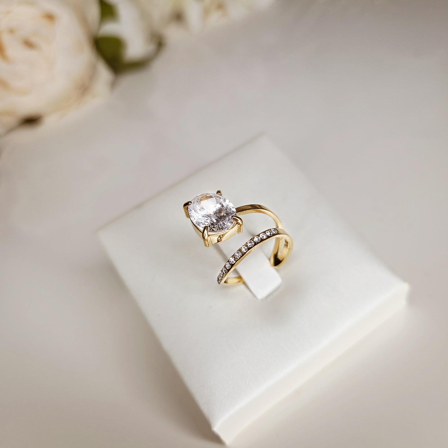 Bague solitaire élégante – Pierre scintillante en acier inoxydable