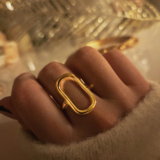 Bague Dorée Minimaliste – Élégance moderne