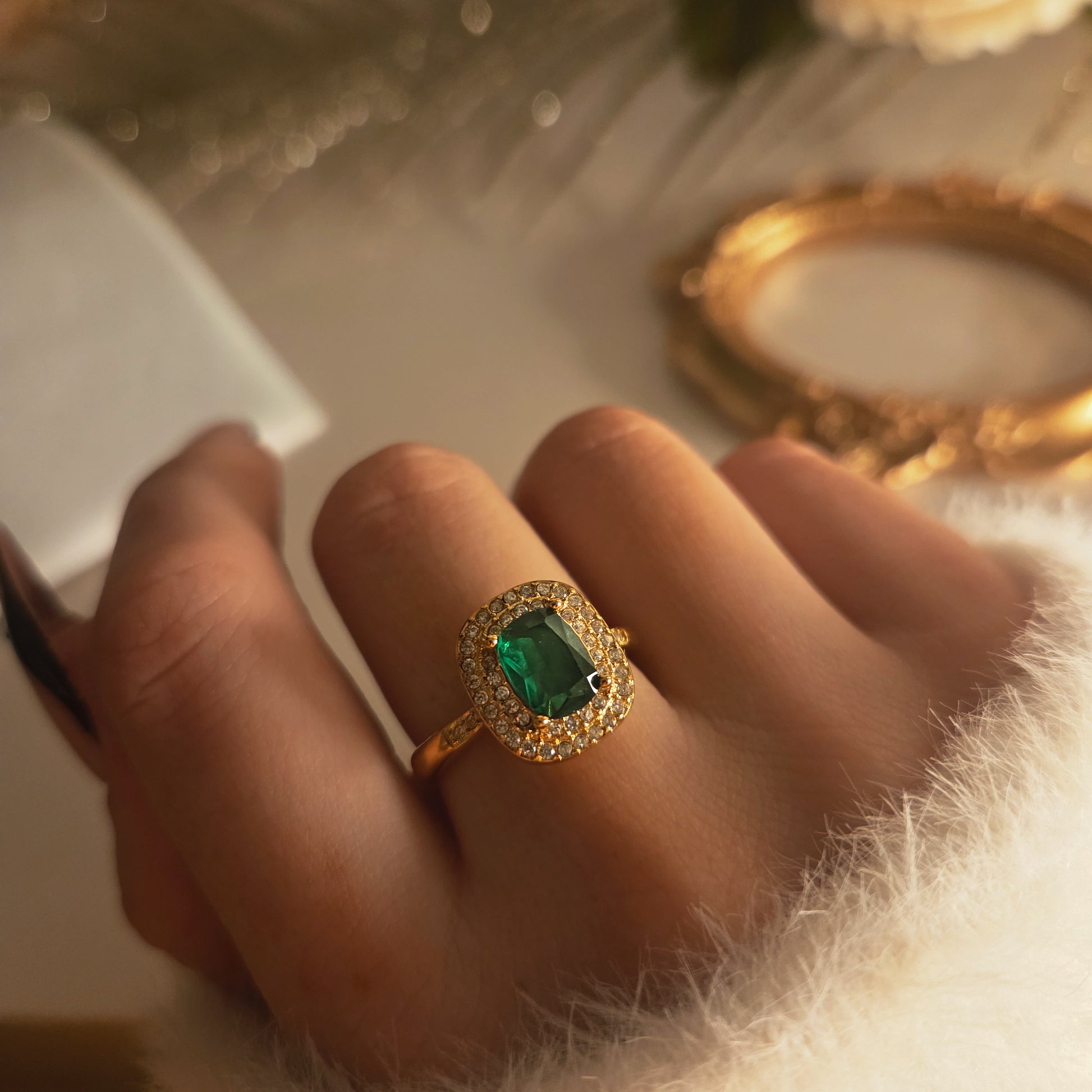 Bague dorée pierre verte zircon – vue principale