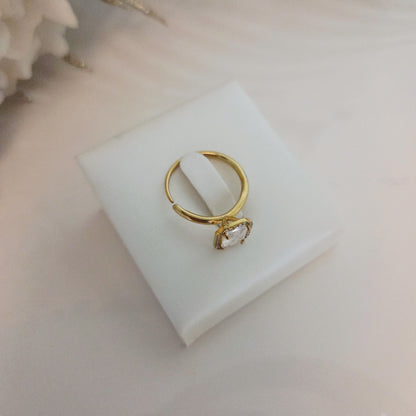 Bague dorée zircon carré – vue portée