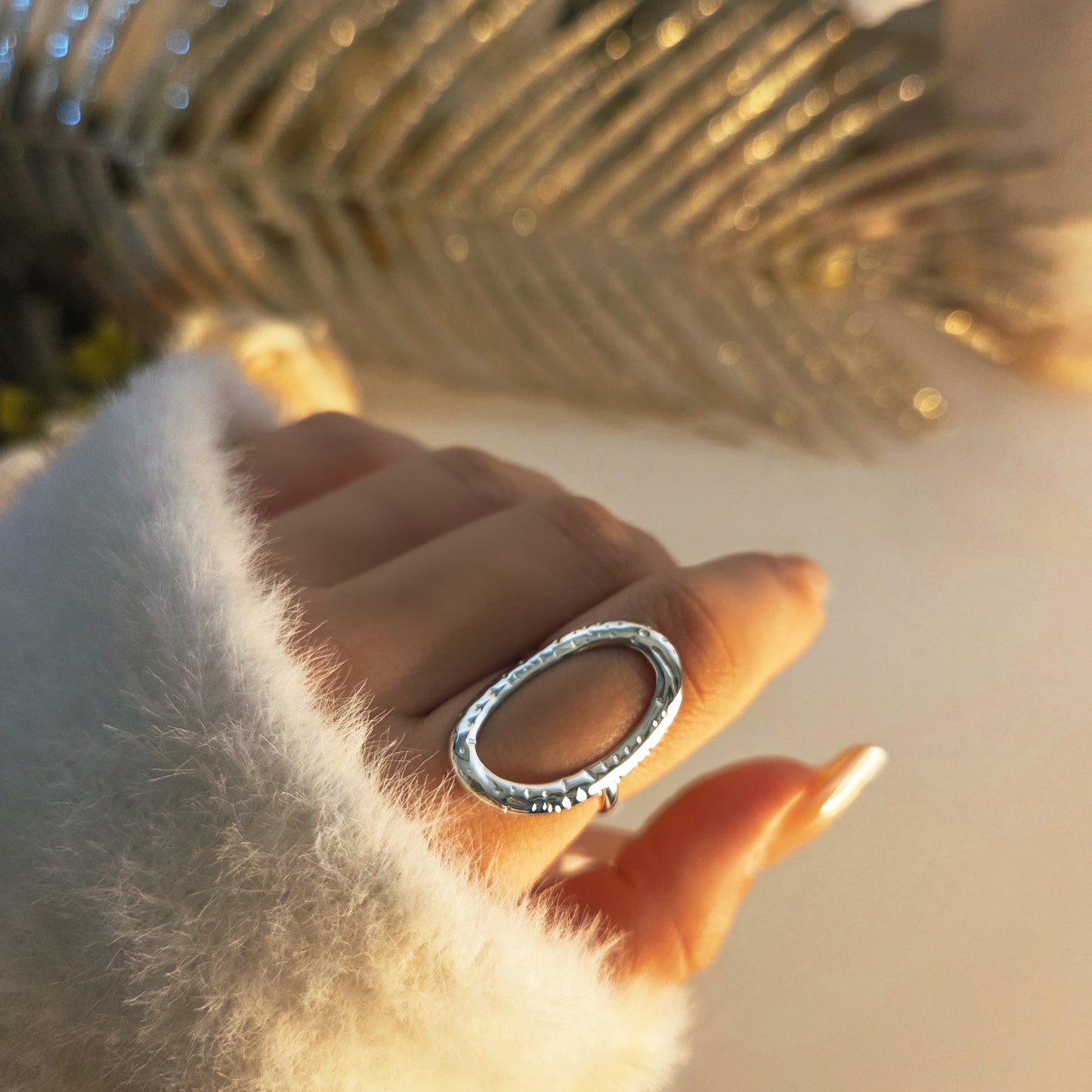 Bague ovale ajourée texturée