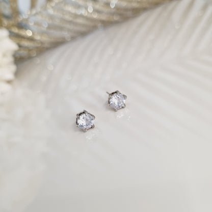 Boucles d’oreilles Estella argentées avec pierre brillante