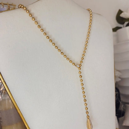 Collier Y doré en acier inoxydable – vue portée