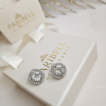 Boucles d’oreilles Kaia argentées présentées dans leur écrin cadeau
