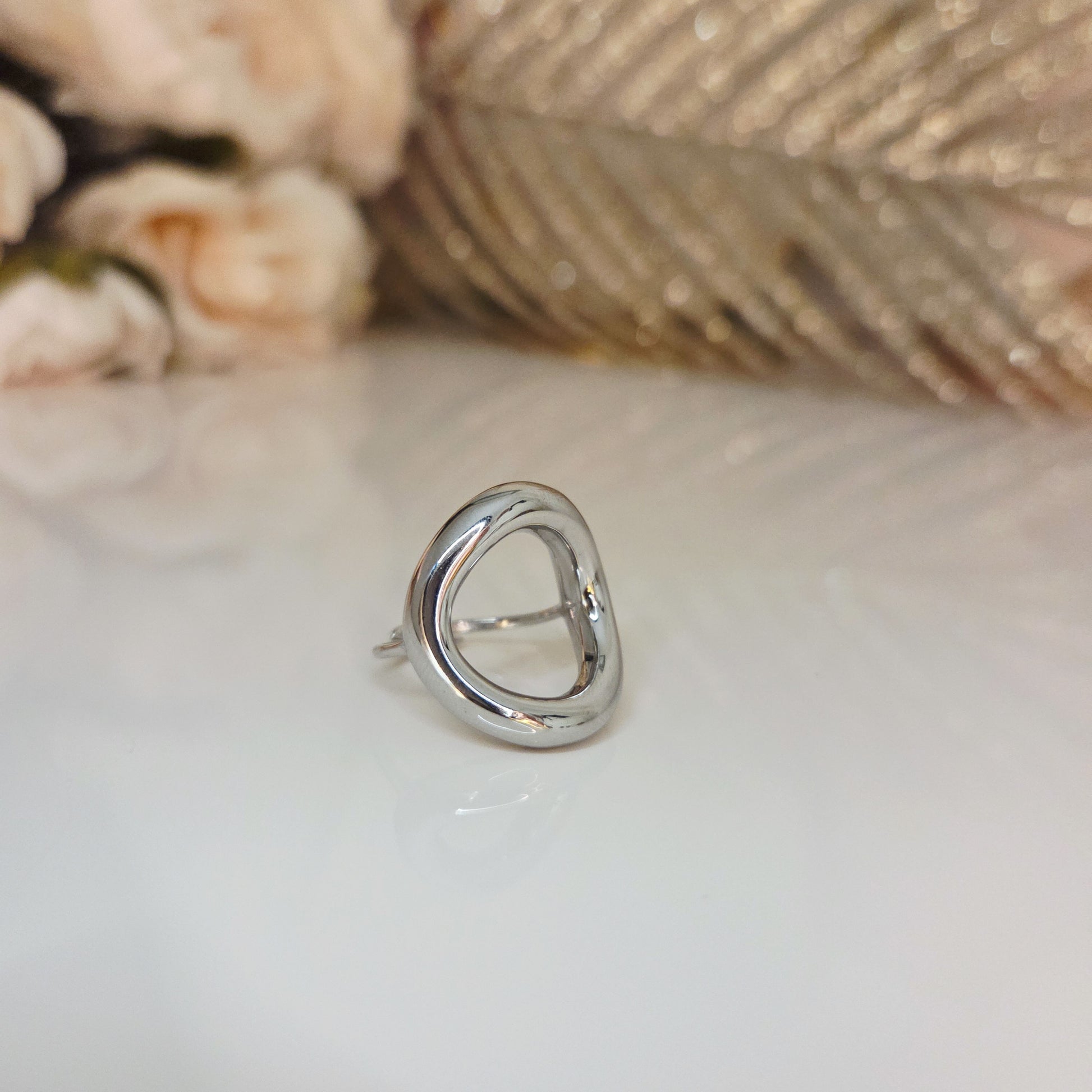 Bague large lisse effet bombé – autre vue
