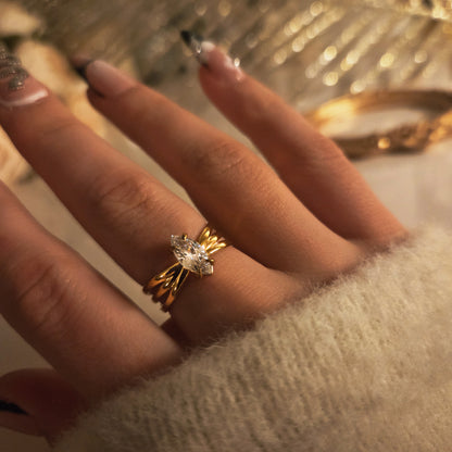 Bague marquise dorée – autre vue