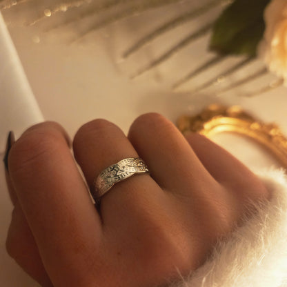 Bague argentée motif gravé bohème – vue principale