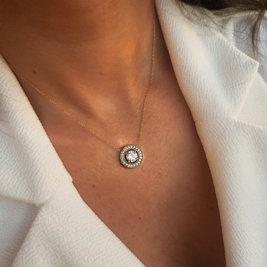 Collier Halo Doré – éclat intemporel