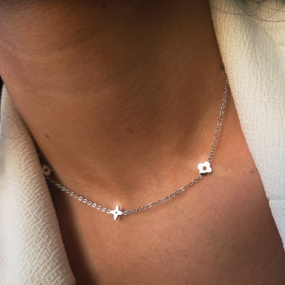 Collier fleur argenté en acier inoxydable pour femme