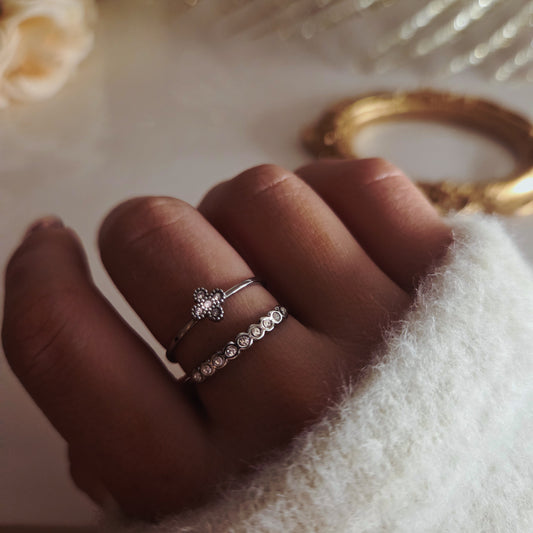 Bague femme acier inoxydable lot argent fleurs et strass – résistante à l’eau, ajustable