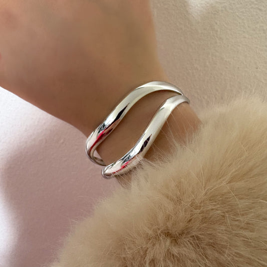 Bracelet argenté en acier inoxydable au design ondulé moderne – Paribell