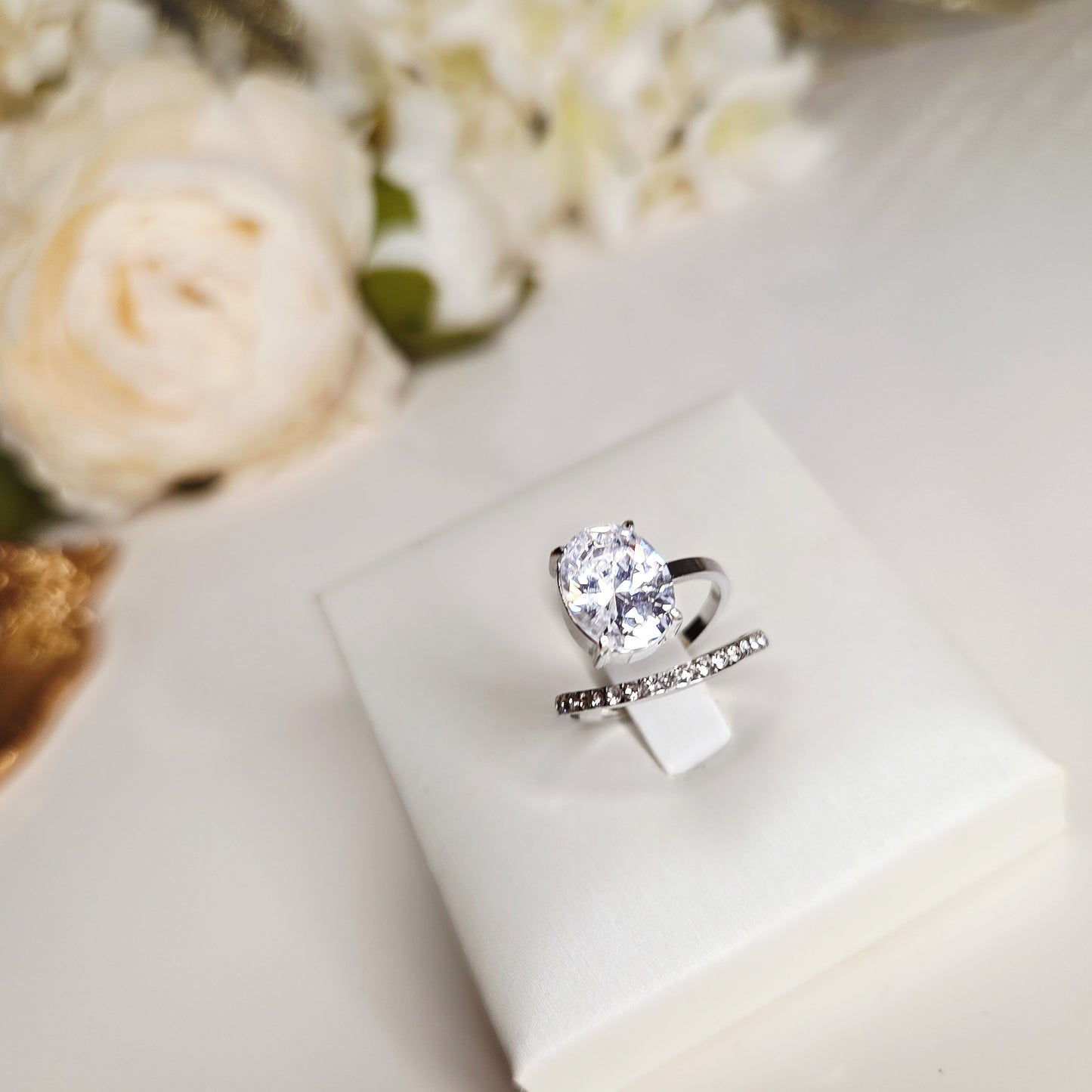 Bague solitaire élégante – Pierre scintillante en acier inoxydable